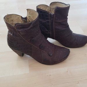 SALE!!! LAST CHANCE!    Rare!!! Rovers Ankle Booties